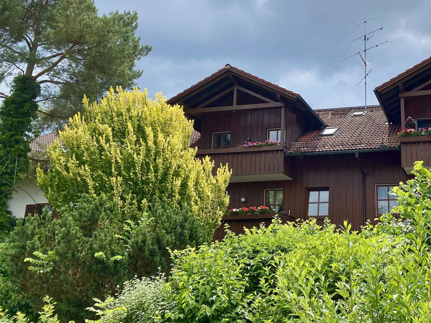 Balkon nach Nord-Westen Balkon nach Nord-Westen - Etagenwohnung in 82054 Sauerlach mit 70m² kaufen