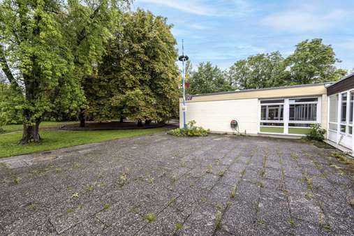 Außenaufnahme Außenaufnahme - Grundstück in 82131 Gauting mit 2482m² kaufen