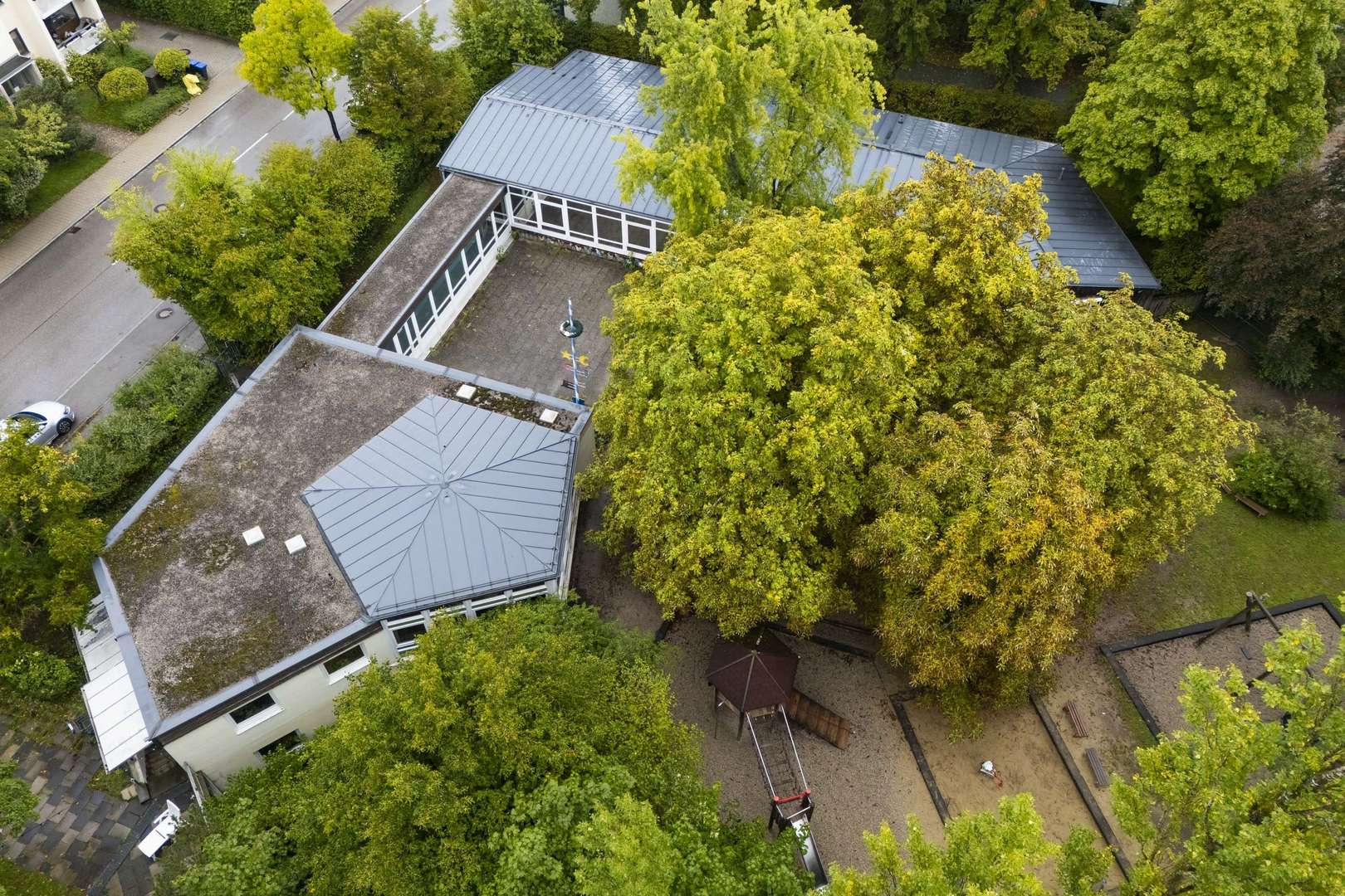 Hier könnte Neues entstehen Hier könnte Neues entstehen - Grundstück in 82131 Gauting mit 2482m² kaufen