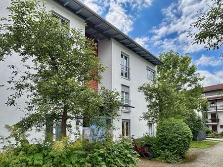 Hausansicht - Erdgeschosswohnung in 85635 Höhenkirchen-Siegertsbrunn mit 83m² kaufen