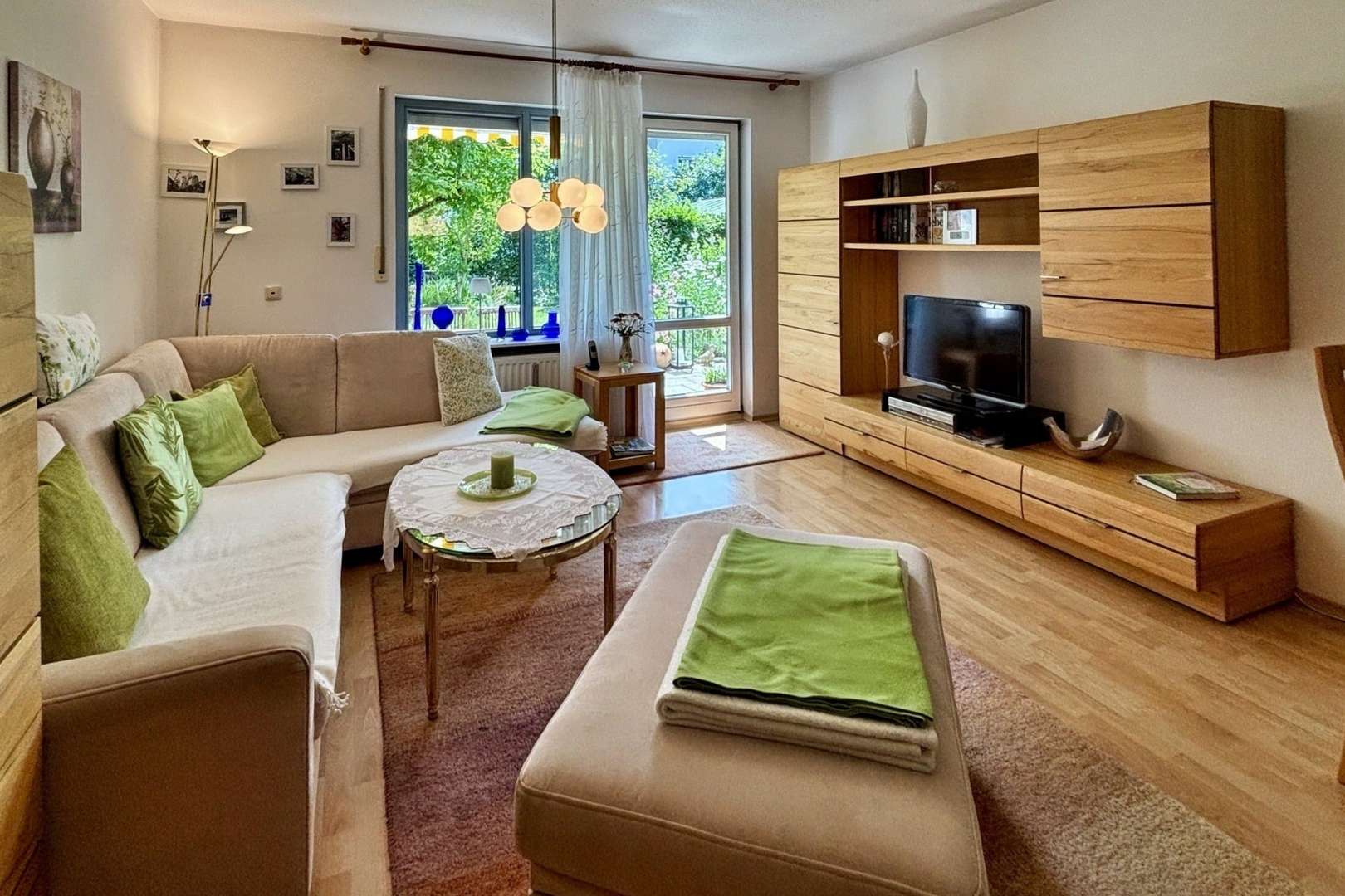 Wohnzimmer - Erdgeschosswohnung in 85635 Höhenkirchen-Siegertsbrunn mit 83m² kaufen