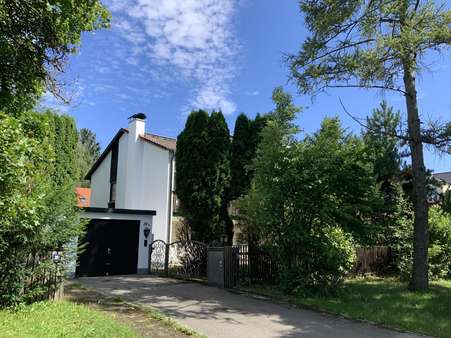 … mit viel Grün - Doppelhaushälfte in 85521 Riemerling mit 130m² kaufen