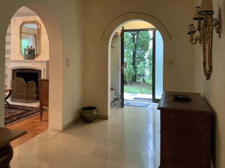 Flur im Erdgeschoss - Doppelhaushälfte in 85521 Riemerling mit 130m² kaufen