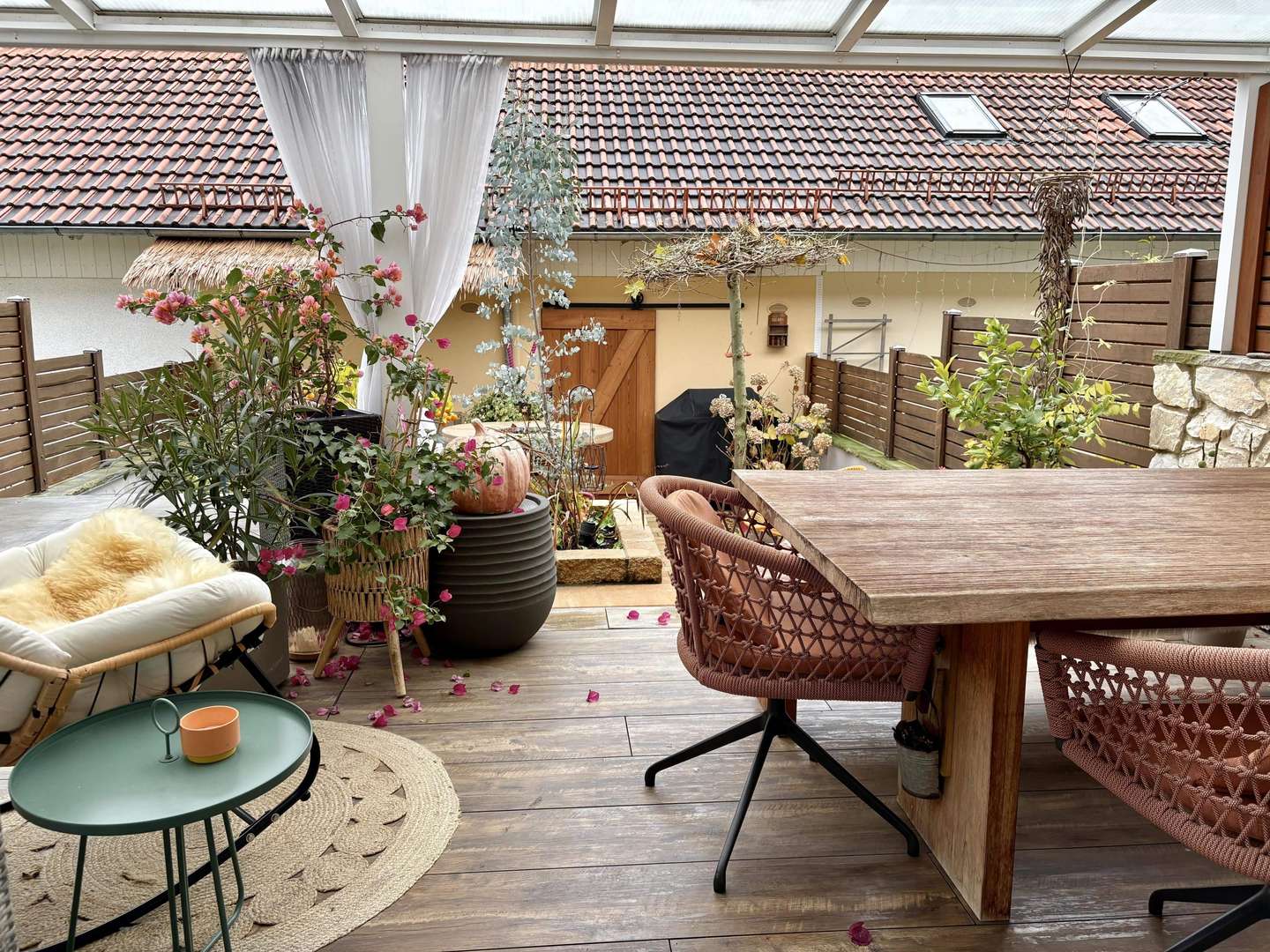 Garten-Lounge m. Jacuzzi Garten-Lounge m. Jacuzzi - Reihenmittelhaus in 85643 Steinhöring mit 138m² kaufen