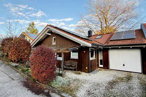 Ansicht von der Straße Ansicht von der Straße - Einfamilienhaus in 85560 Ebersberg mit 140m² kaufen