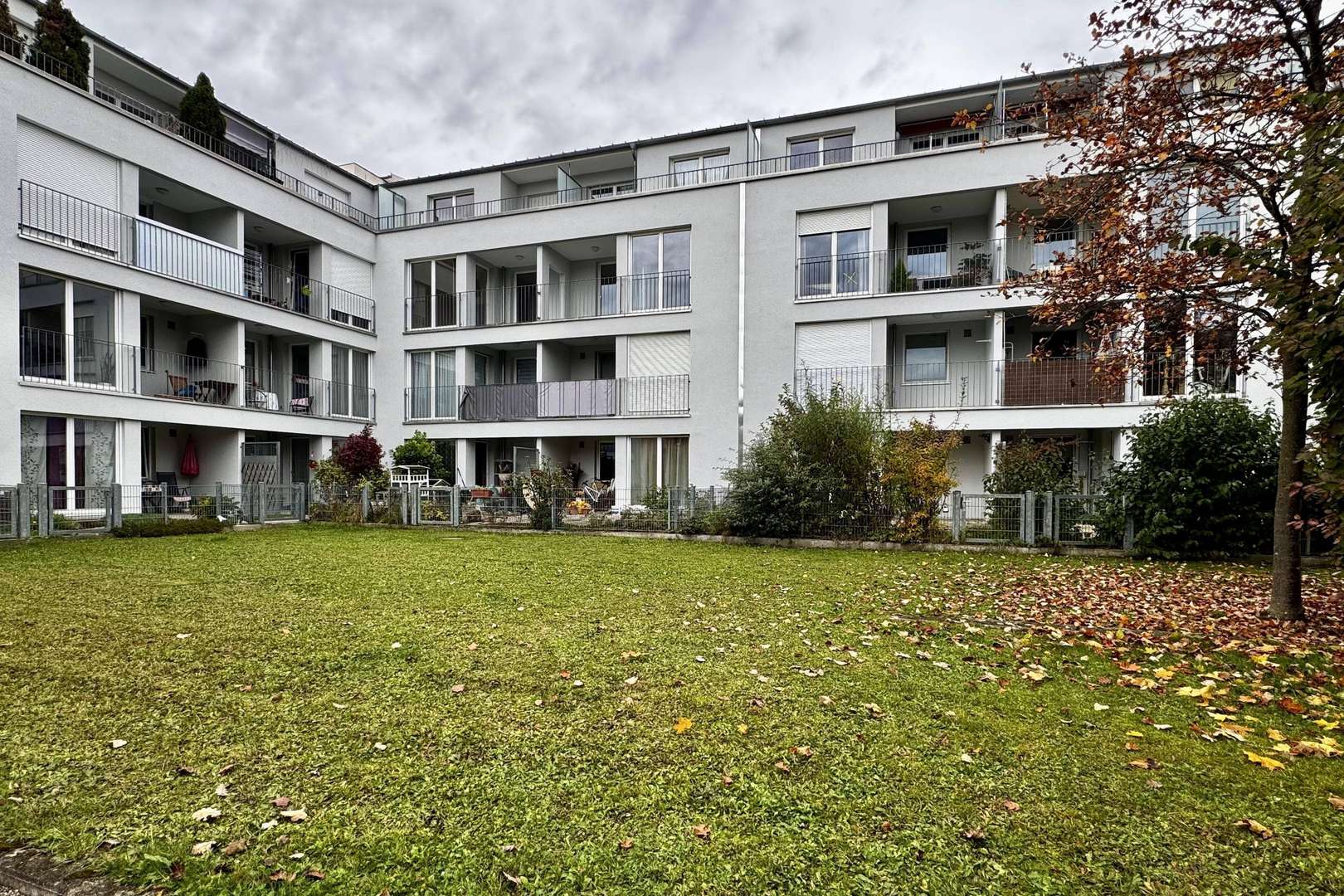 Außenansicht Außenansicht - Erdgeschosswohnung in 85540 Haar mit 58m² kaufen