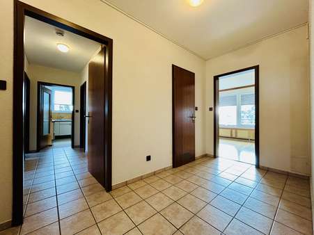 Großer Flurbereich Großer Flurbereich - Etagenwohnung in 85716 Unterschleißheim mit 93m² kaufen