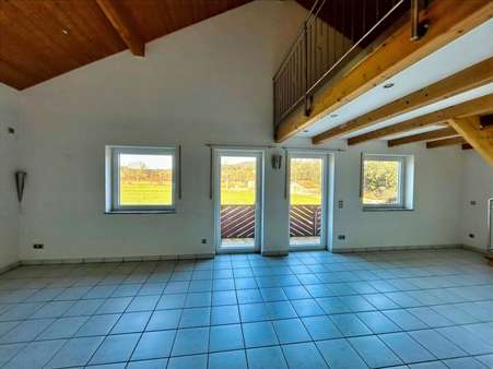 Studio/Wohnz. W.1  im 1. OG - Einfamilienhaus in 83620 Feldkirchen-Westerham mit 260m² kaufen