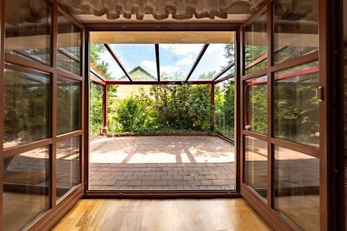 Überdachte Terrasse Überdachte Terrasse - Einfamilienhaus in 82237 Wörthsee mit 208m² kaufen