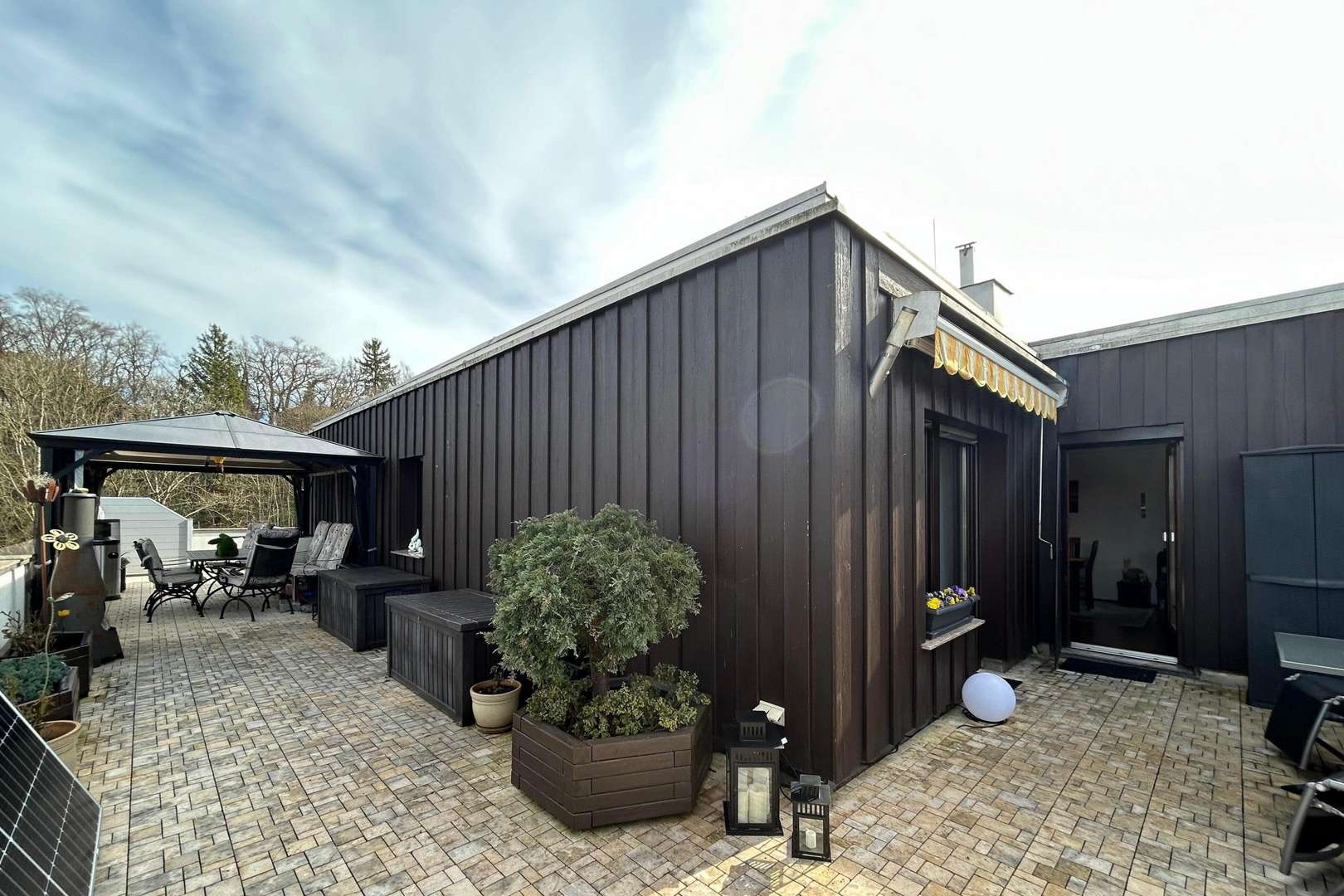 umlaufende Terrasse - Dachgeschosswohnung in 82131 Gauting mit 100m² kaufen