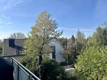 Blick vom Balkon - Dachgeschosswohnung in 82008 Unterhaching mit 152m² kaufen