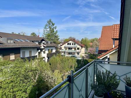 Blick vom Balkon - Dachgeschosswohnung in 82008 Unterhaching mit 152m² kaufen