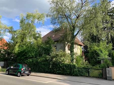 Straßenseite - Einfamilienhaus in 82031 Grünwald mit 170m² kaufen