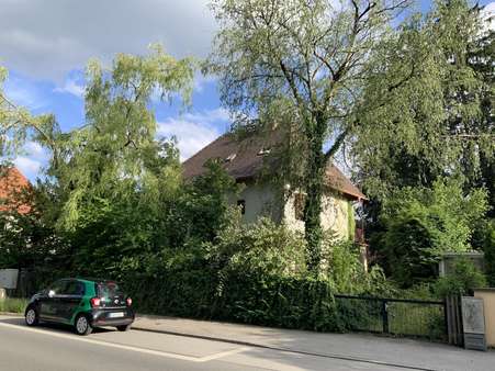 Straßenseite - Einfamilienhaus in 82031 Grünwald mit 170m² kaufen