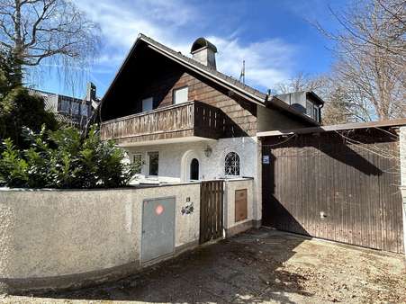 Außenansicht - Einfamilienhaus in 81827 München mit 156m² kaufen