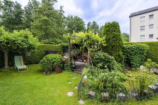 liebevoller Garten - Erdgeschosswohnung in 85521 Ottobrunn mit 78m² kaufen