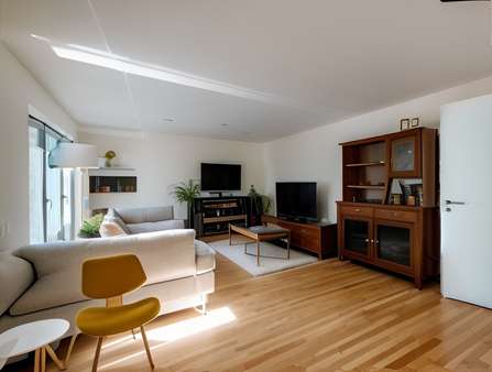 Wohnzimmer digital bearbeitet - Erdgeschosswohnung in 85604 Zorneding mit 101m² kaufen