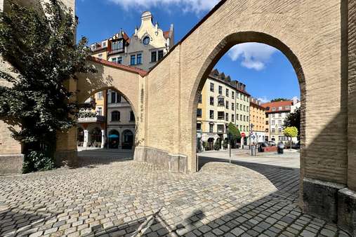 Blick durchs Isartor - Etagenwohnung in 80331 München mit 25m² kaufen