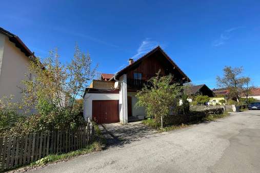 Ostansicht - Zweifamilienhaus in 86971 Peiting mit 233m² kaufen