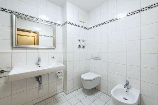 Badezimmer mit...  - Etagenwohnung in 82377 Penzberg mit 107m² kaufen