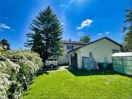 Anbau mit Garage - Zweifamilienhaus in 82362 Weilheim mit 165m² kaufen