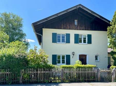 Bild von der Straße - Zweifamilienhaus in 82362 Weilheim mit 165m² kaufen