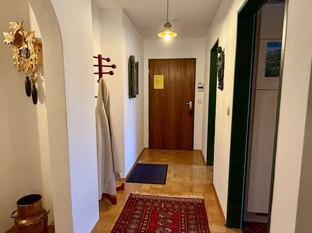 Flur Flur - Etagenwohnung in 82467 Garmisch-Partenkirchen mit 70m² kaufen
