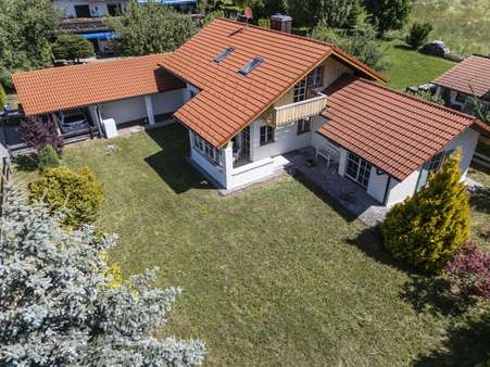 Süd-West-Ansicht Drohne - Einfamilienhaus in 82449 Uffing mit 130m² kaufen