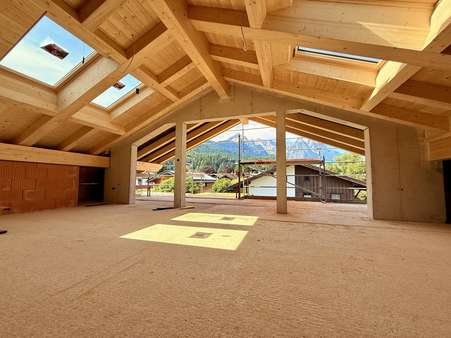 Wohntraum - Dachgeschosswohnung in 82467 Garmisch-Partenkirchen mit 129m² kaufen