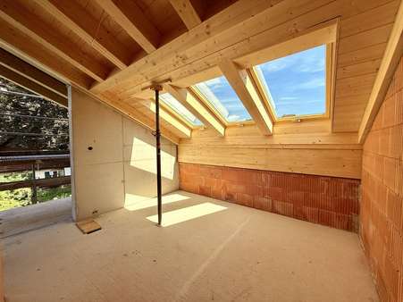 Zimmer - Dachgeschosswohnung in 82467 Garmisch-Partenkirchen mit 129m² kaufen