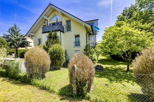 Ansicht vom Garten Ansicht vom Garten - Erdgeschosswohnung in 82327 Tutzing mit 109m² kaufen