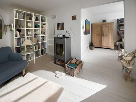 Wohnraum visualisiert - Erdgeschosswohnung in 82327 Tutzing mit 109m² kaufen