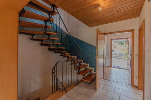 Flur Erdgeschoss - Doppelhaushälfte in 82439 Großweil mit 138m² kaufen