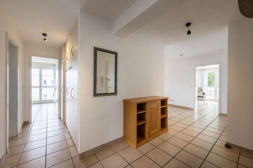 Entrée Entrée - Etagenwohnung in 82327 Tutzing mit 122m² kaufen
