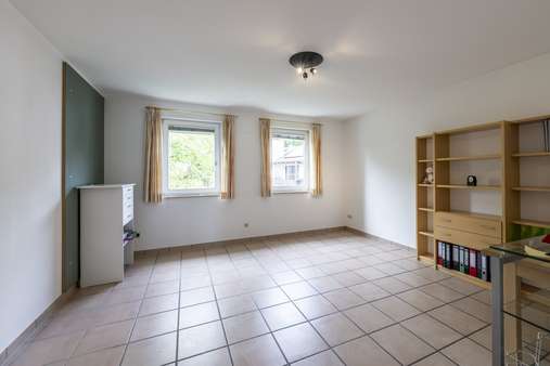 Nord-Schlafzimmer Nord-Schlafzimmer - Etagenwohnung in 82327 Tutzing mit 122m² kaufen