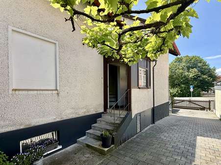 Hauseingang Hauseingang - Einfamilienhaus in 86956 Schongau mit 121m² kaufen