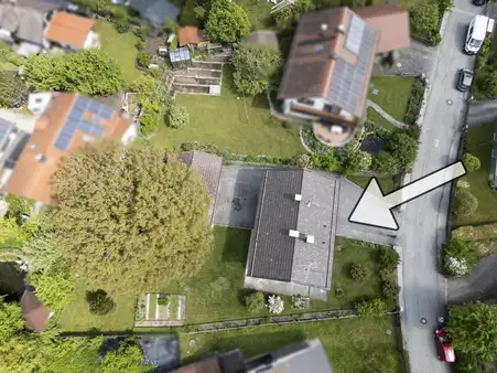 Ruhiges und sonniges Grundstück in Iffeldorf
