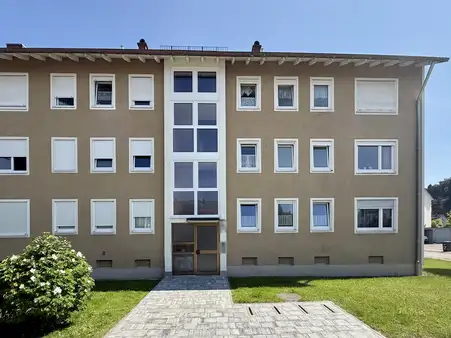  Helle 3-Zimmer Wohnung mit Südbalkon