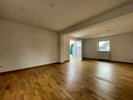 Wohnen/Essen Wohnen/Essen - Erdgeschosswohnung in 82362 Weilheim mit 104m² kaufen