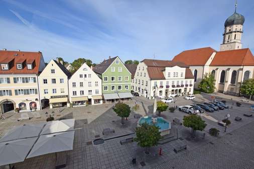 Blick Marienplatz Kirche - Maisonette-Wohnung in 86956 Schongau mit 108m² mieten