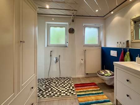 Bad im Obergeschoss Bad im Obergeschoss - Maisonette-Wohnung in 86956 Schongau mit 98m² kaufen