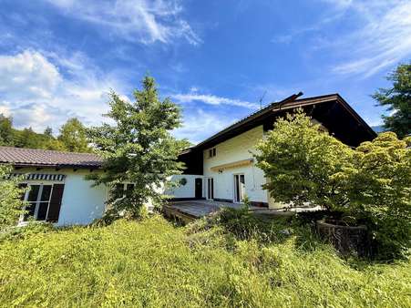 Hausansicht Hausansicht - Zweifamilienhaus in 82467 Garmisch-Partenkirchen mit 204m² kaufen
