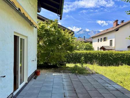 Terrasse mit Ausblick Terrasse mit Ausblick - Zweifamilienhaus in 82467 Garmisch-Partenkirchen mit 204m² kaufen