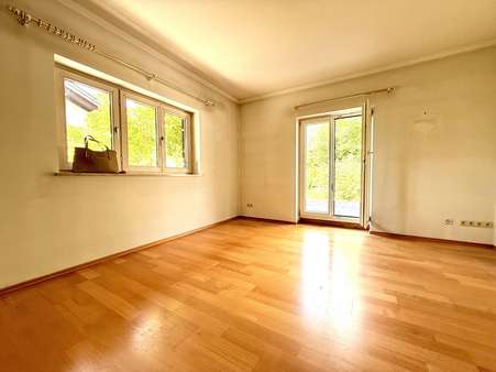 Zimmer Erdgeschoss Zimmer Erdgeschoss - Zweifamilienhaus in 82467 Garmisch-Partenkirchen mit 204m² kaufen