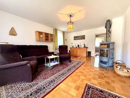 Wohnzimmer - Etagenwohnung in 82433 Bad Kohlgrub mit 72m² kaufen