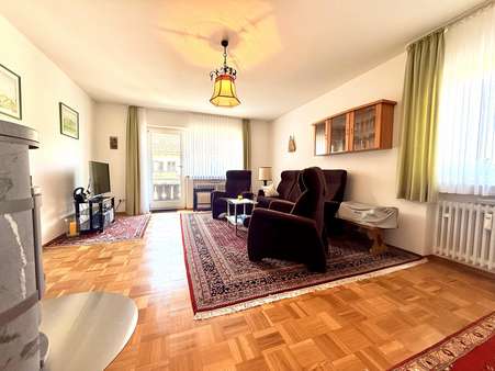 Wohnzimmer - Etagenwohnung in 82433 Bad Kohlgrub mit 72m² kaufen