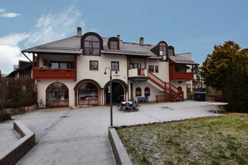 Außenansicht gesamt - Büro in 86956 Schongau mit 81m² kaufen