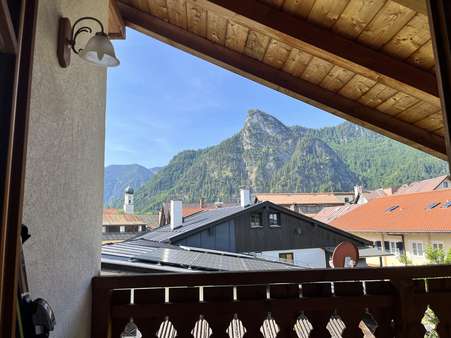 Aussicht vom Balkon - Dachgeschosswohnung in 82487 Oberammergau mit 58m² kaufen
