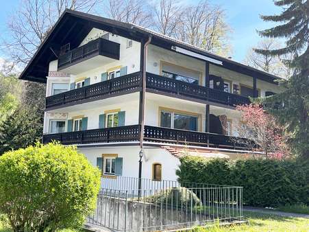 Hausansicht - Dachgeschosswohnung in 82467 Garmisch-Partenkirchen mit 43m² kaufen