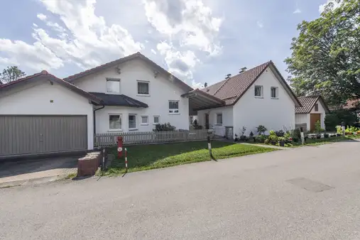 Einfamilienhaus in begehrter Lage mit Bergblick!